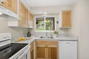 417 Stonewood Dr, Eugene, OR 97405 - Photo 16