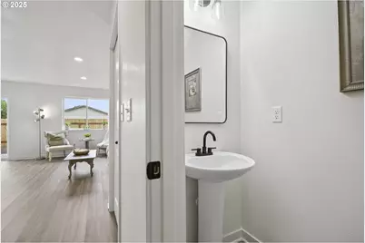 709 S 9th Ave, Kelso, WA 98626 - Photo 4