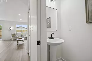 709 S 9th Ave, Kelso, WA 98626 - Photo 4