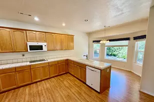 866 Jodee Ln, Brookings, OR 97415 - Photo 16