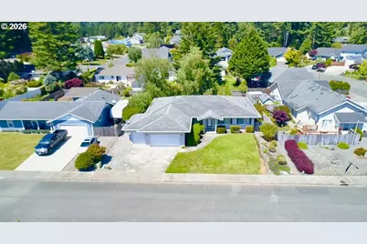 866 Jodee Ln, Brookings, OR 97415 - Photo 2