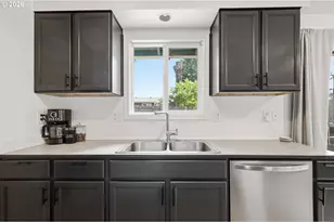 697 54th St, Springfield, OR 97478 - Photo 12