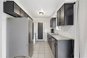 697 54th St, Springfield, OR 97478 - Photo 8
