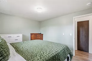 697 54th St, Springfield, OR 97478 - Photo 22