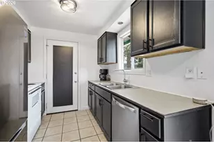 697 54th St, Springfield, OR 97478 - Photo 10