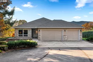 105 SW Dogwood Ln, White Salmon, WA 98672 - Photo 2