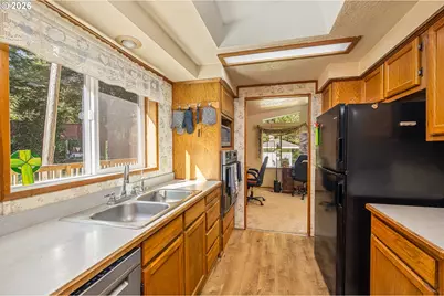 5198 Grand Ave, Florence, OR 97439 - Photo 16