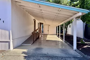 1800 Lakewood Ct, Eugene, OR 97402 - Photo 2