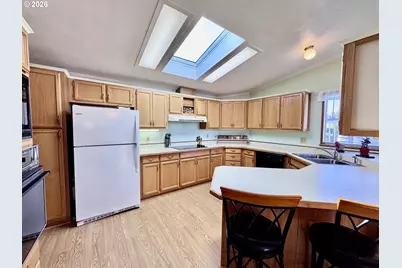 1800 Lakewood Ct #171, Eugene, OR 97402 - Photo 12