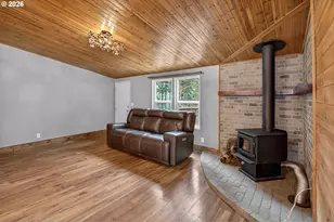 20284 El Romar Dr NE, Scotts Mills, OR 97375 - Photo 10