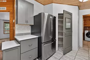 20284 El Romar Dr NE, Scotts Mills, OR 97375 - Photo 8