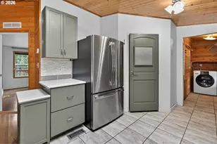 20284 El Romar Dr NE, Scotts Mills, OR 97375 - Photo 6