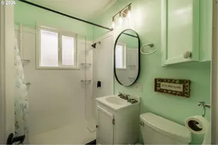 1540 Garfield St, North Bend, OR 97459 - Photo 16