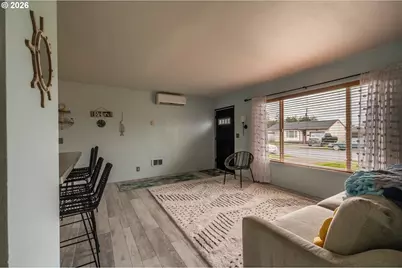 1540 Garfield St, North Bend, OR 97459 - Photo 8