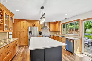 10300 SW Coquille Dr, Tualatin, OR 97062 - Photo 12