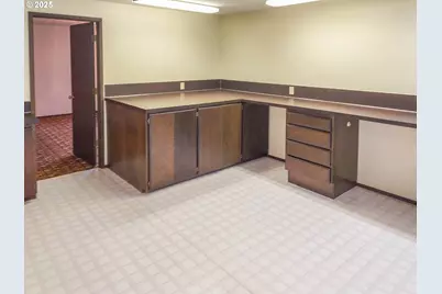 210 Cherokee Ave, Roseburg, OR 97471 - Photo 14