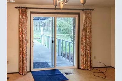 210 Cherokee Ave, Roseburg, OR 97471 - Photo 6