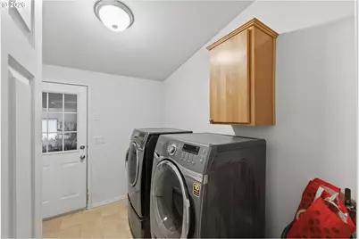 61513 Richmond Way, Coos Bay, OR 97420 - Photo 30