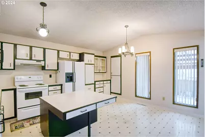 1209 SW Zeta Ct, Pendleton, OR 97801 - Photo 12