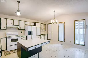 1209 SW Zeta Ct, Pendleton, OR 97801 - Photo 12