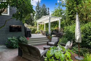 2127 SW Elm St, Portland, OR 97201 - Photo 32