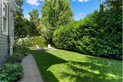 2127 SW Elm St, Portland, OR 97201 - Photo 30