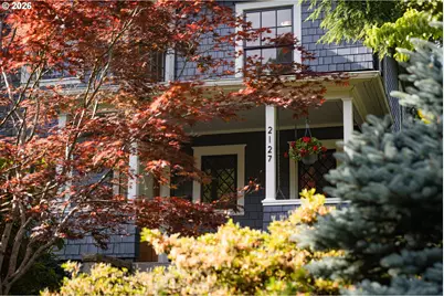 2127 SW Elm St, Portland, OR 97201 - Photo 2