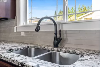 12329 SW Athens Ln, Wilsonville, OR 97070 - Photo 16