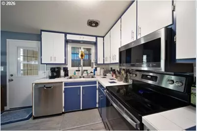 1745 Greenwood Ave, Reedsport, OR 97467 - Photo 8