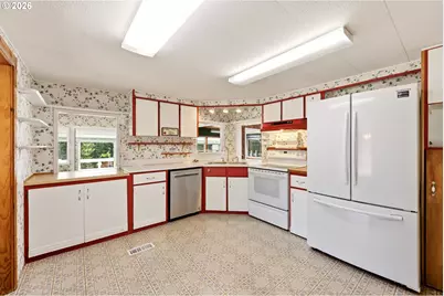 332 Oak Park Dr, Tygh Valley, OR 97063 - Photo 12