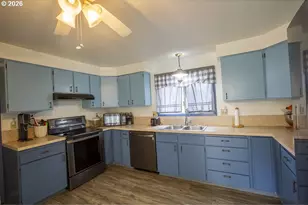 907 Fourth St, La Grande, OR 97850 - Photo 6