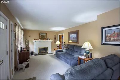 907 4th St, La Grande, OR 97850 - Photo 2