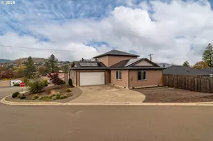 180 Brady Ln, Roseburg, OR 97471 - Photo 2