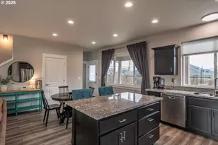 180 Brady Ln, Roseburg, OR 97471 - Photo 10