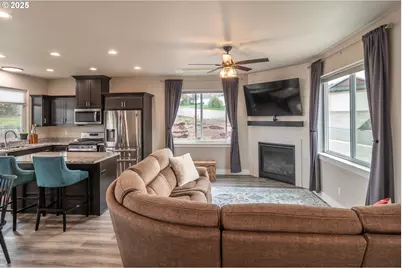 180 Brady Ln, Roseburg, OR 97471 - Photo 4