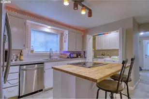 385 N 6th St, Saint Helens, OR 97051 - Photo 10