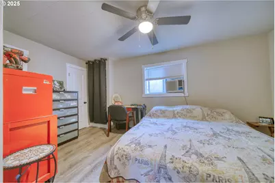 385 N 6th St, Saint Helens, OR 97051 - Photo 8