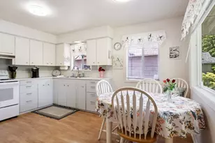 11726 SE Oak St, Portland, OR 97216 - Photo 10