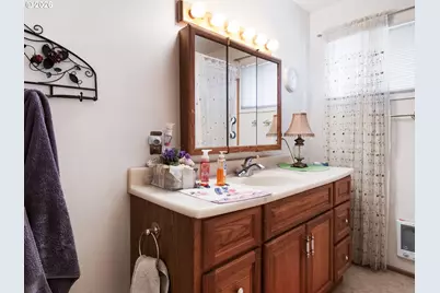 11726 SE Oak St, Portland, OR 97216 - Photo 22
