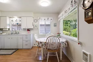11726 SE Oak St, Portland, OR 97216 - Photo 8