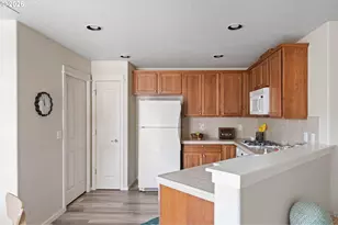 7102 NE Stonewater St, Hillsboro, OR 97124 - Photo 12