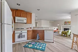 7102 NE Stonewater St, Hillsboro, OR 97124 - Photo 16