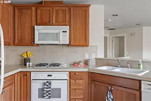 7102 NE Stonewater St, Hillsboro, OR 97124 - Photo 14