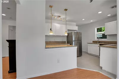 6511 NW Saint Helens Rd, Portland, OR 97210 - Photo 10