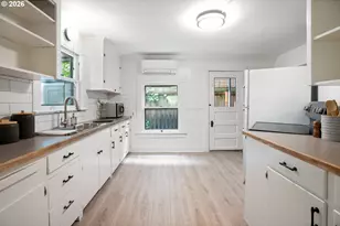1411 SW Hall St, Portland, OR 97201 - Photo 12