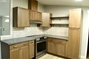 700 NE 183rd Ave, Portland, OR 97230 - Photo 6