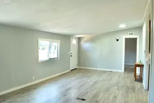 700 NE 183rd Ave, Portland, OR 97230 - Photo 2