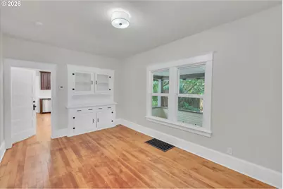 921 SE Mall St, Portland, OR 97202 - Photo 6