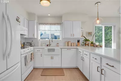 14970 NE Rose Pkwy #30-B, Portland, OR 97230 - Photo 6