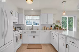 14970 NE Rose Pkwy, Portland, OR 97230 - Photo 6